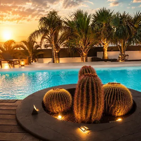 Claus - Private Pool Oasis In *